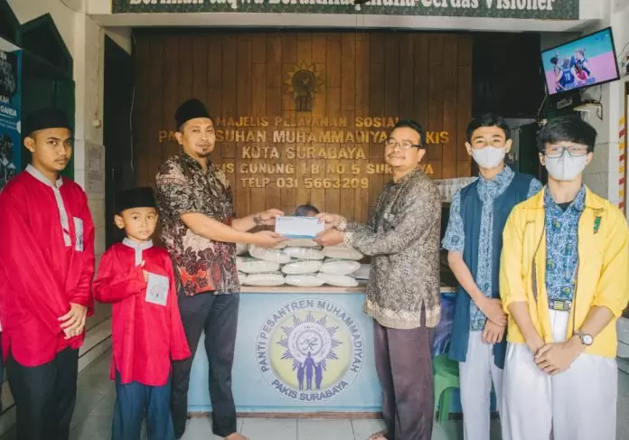 Siswa Spemma Berbagi Kado Lebaran di Panti Muhammadiyah