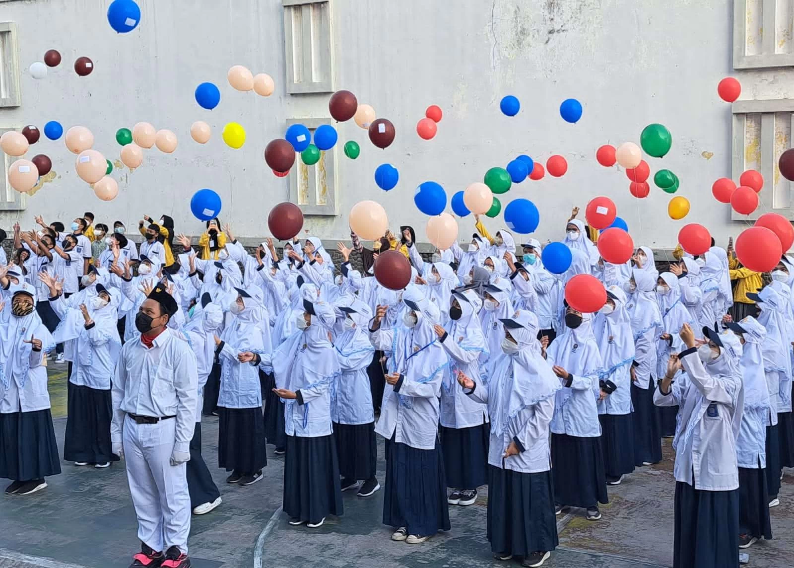 Balon Harapan dari 160 Siswa Spemma, Simbol Raih Cita-Cita Tinggi